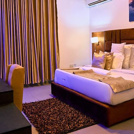 Crownedge Hotels Ikeja Exterior foto
