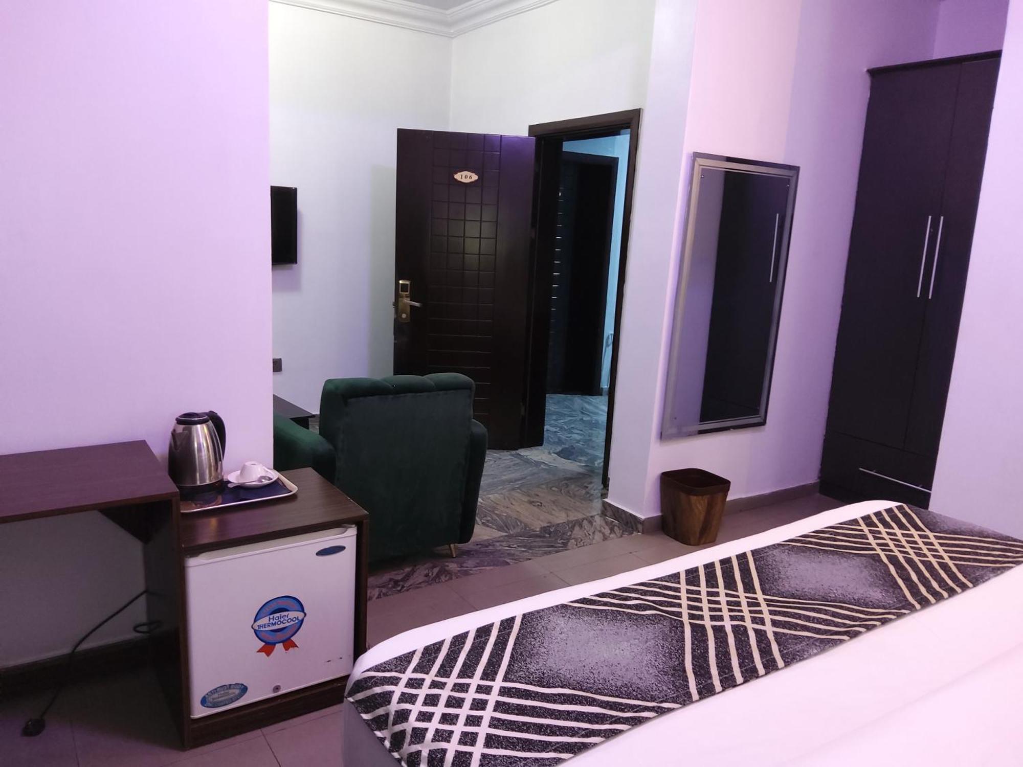 Crownedge Hotels Ikeja Exterior foto