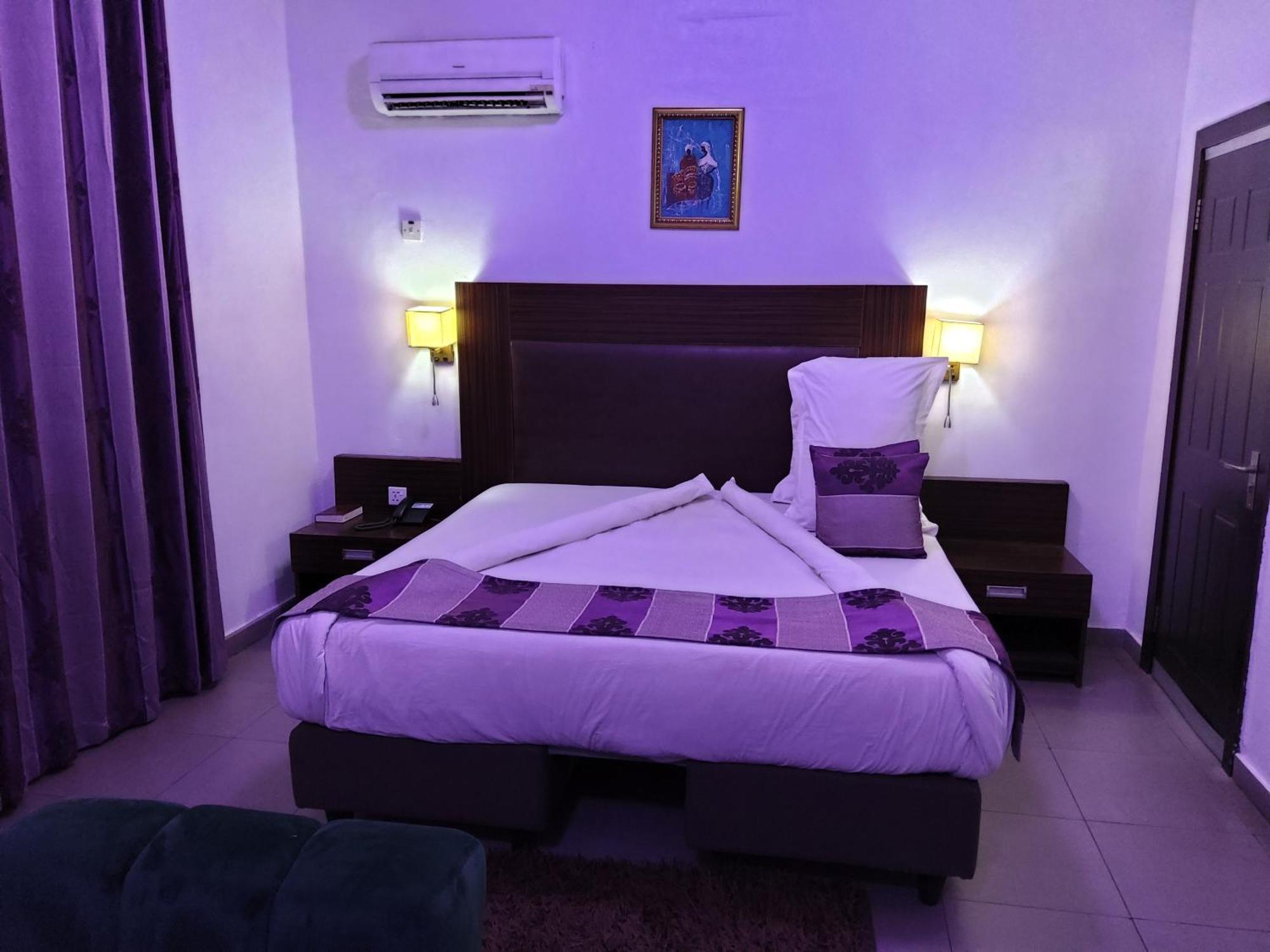 Crownedge Hotels Ikeja Exterior foto