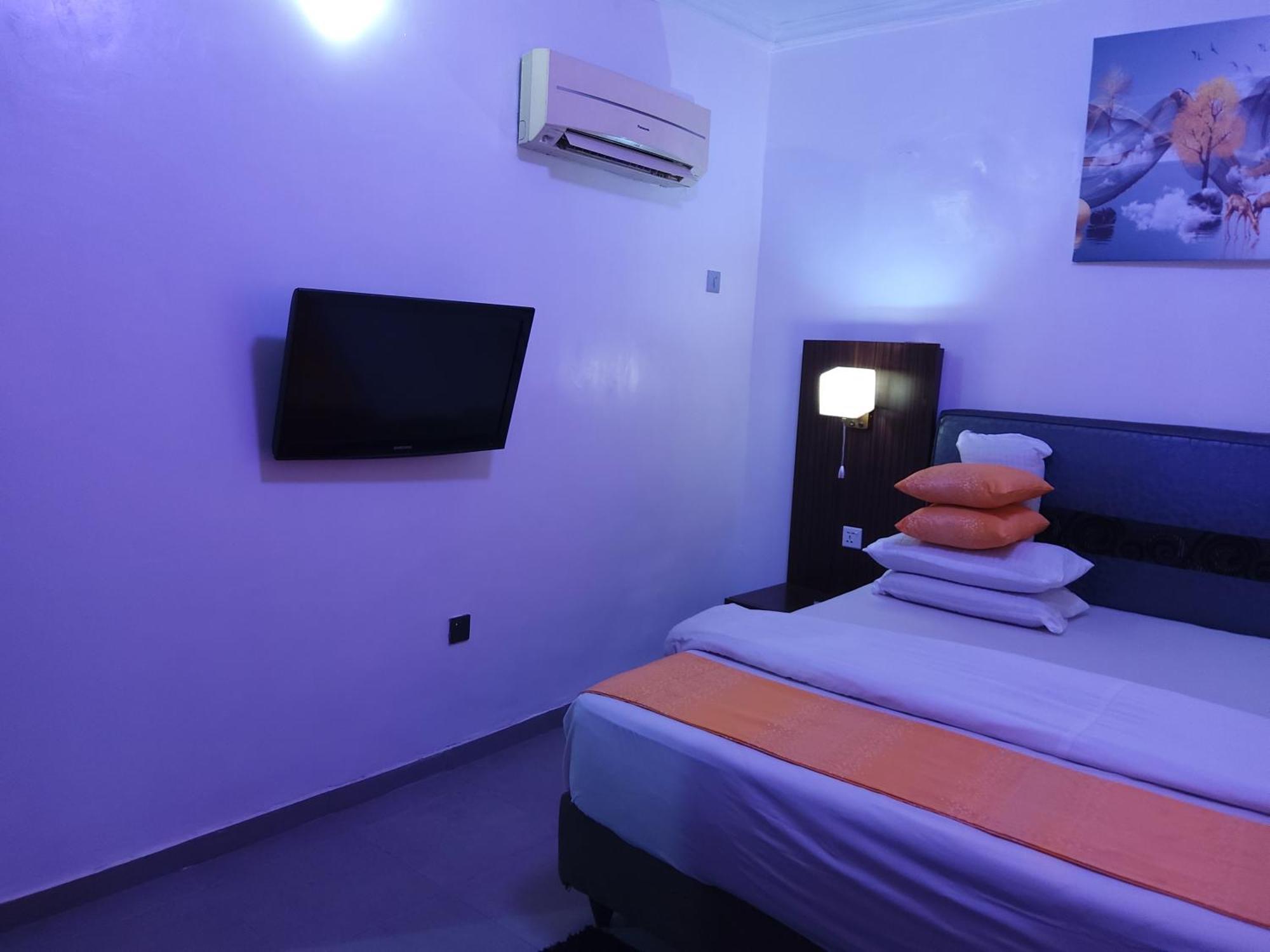 Crownedge Hotels Ikeja Exterior foto