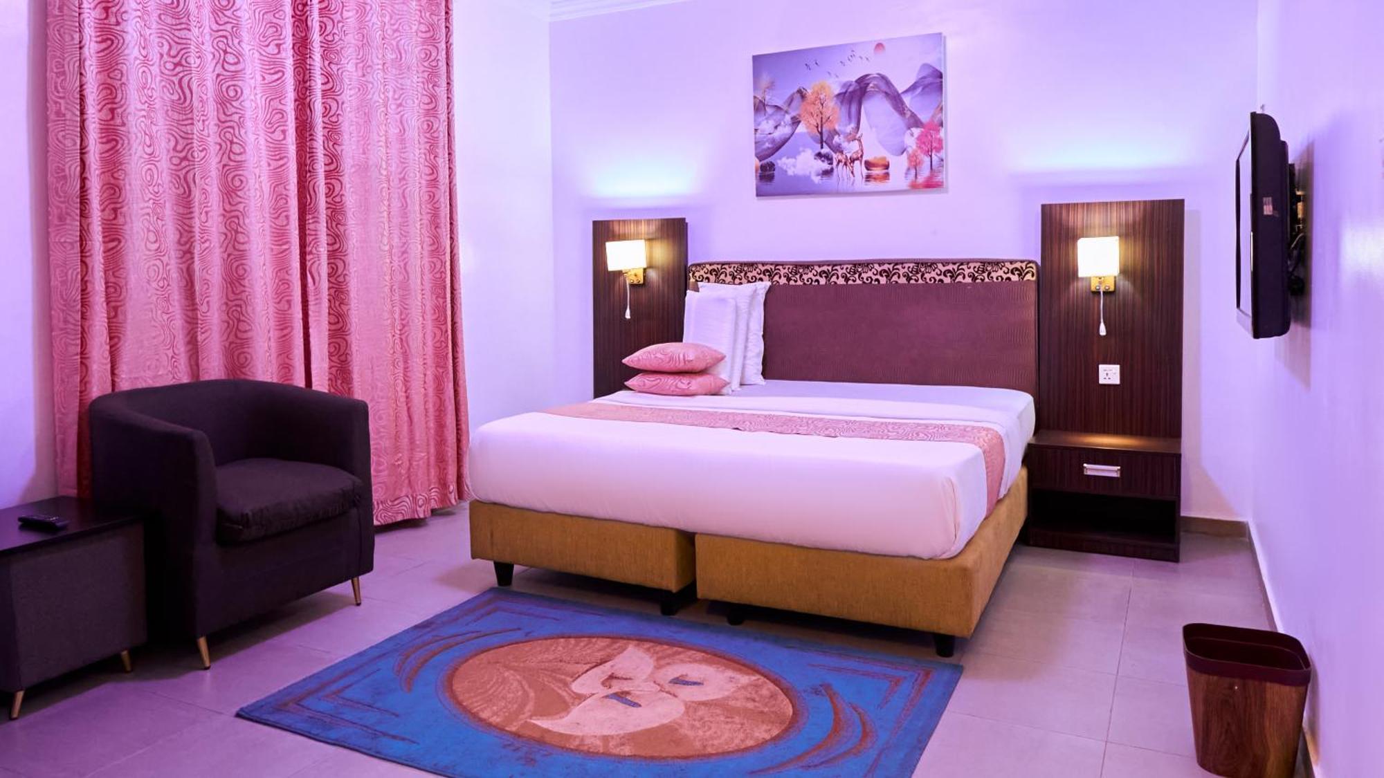 Crownedge Hotels Ikeja Exterior foto