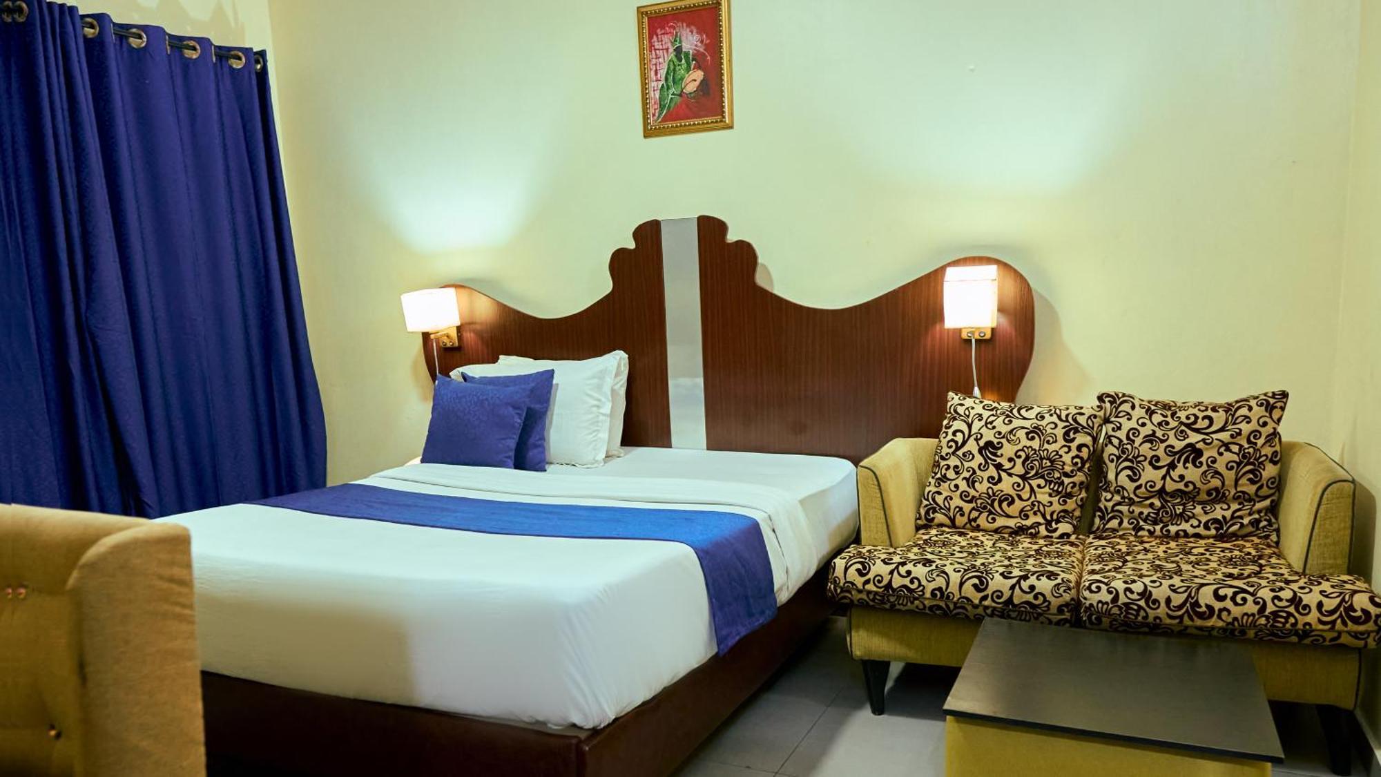 Crownedge Hotels Ikeja Exterior foto
