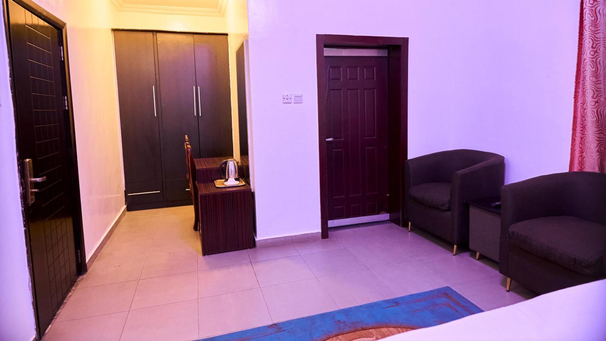 Crownedge Hotels Ikeja Exterior foto