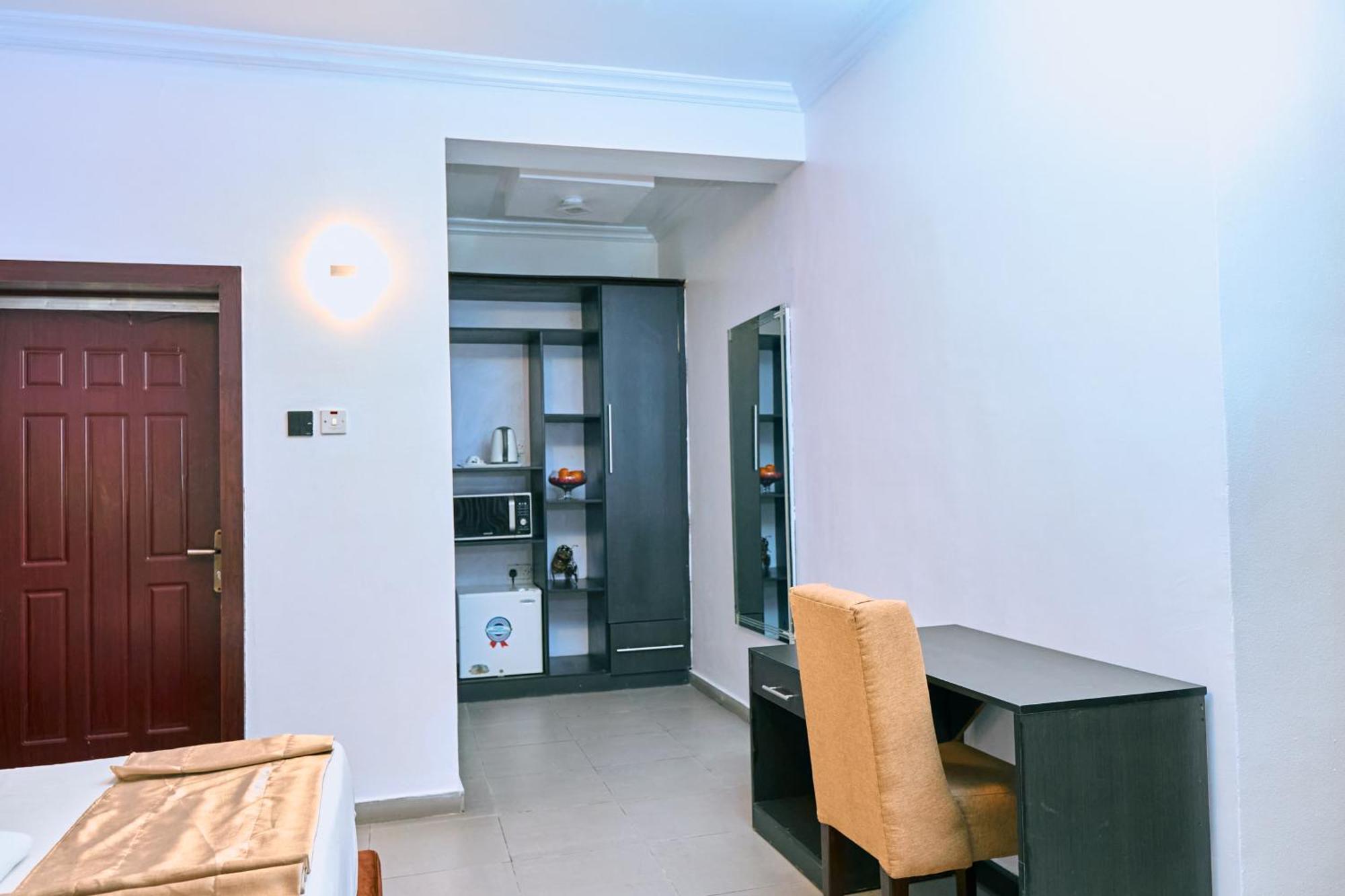 Crownedge Hotels Ikeja Exterior foto