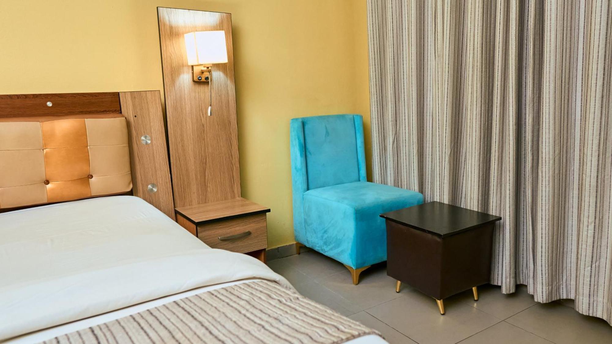 Crownedge Hotels Ikeja Exterior foto