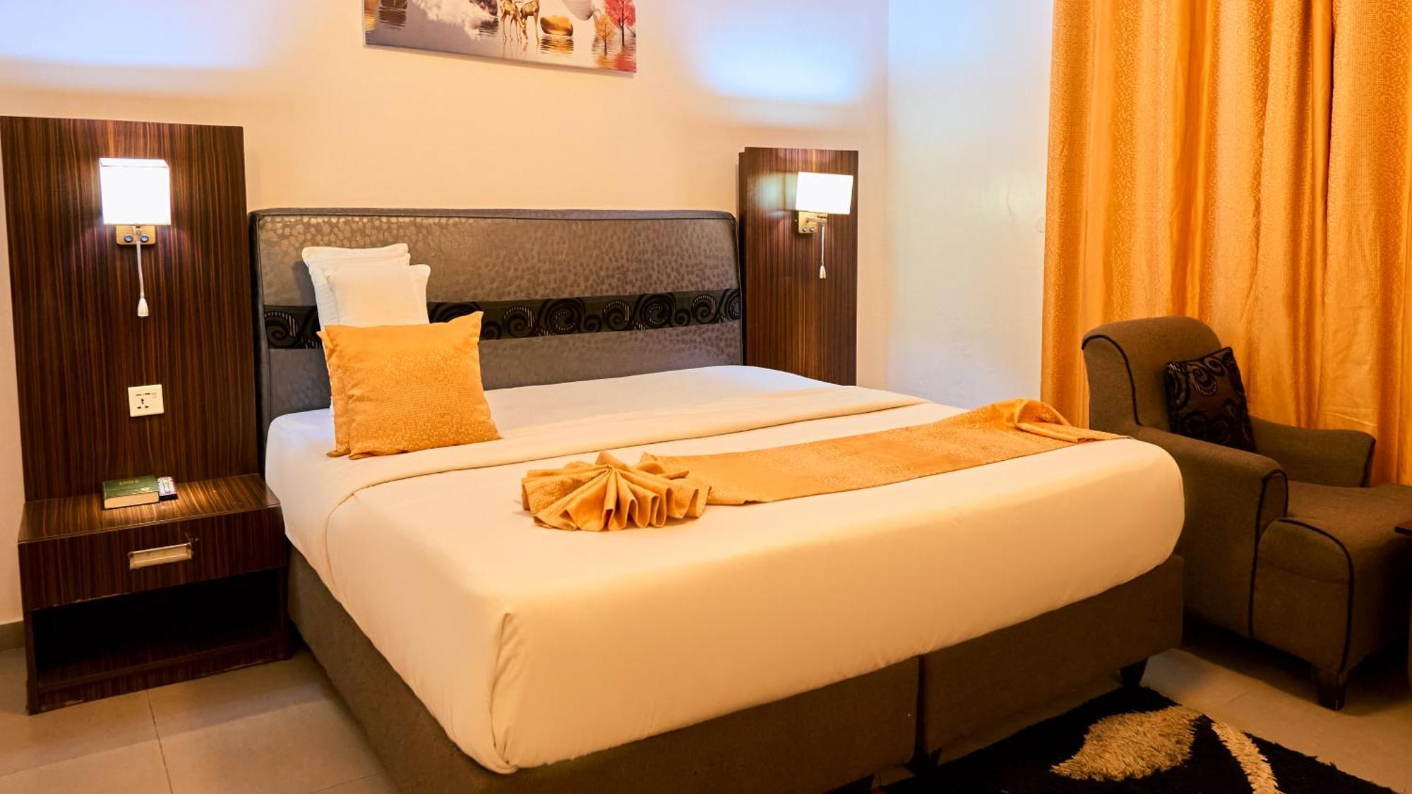 Crownedge Hotels Ikeja Exterior foto