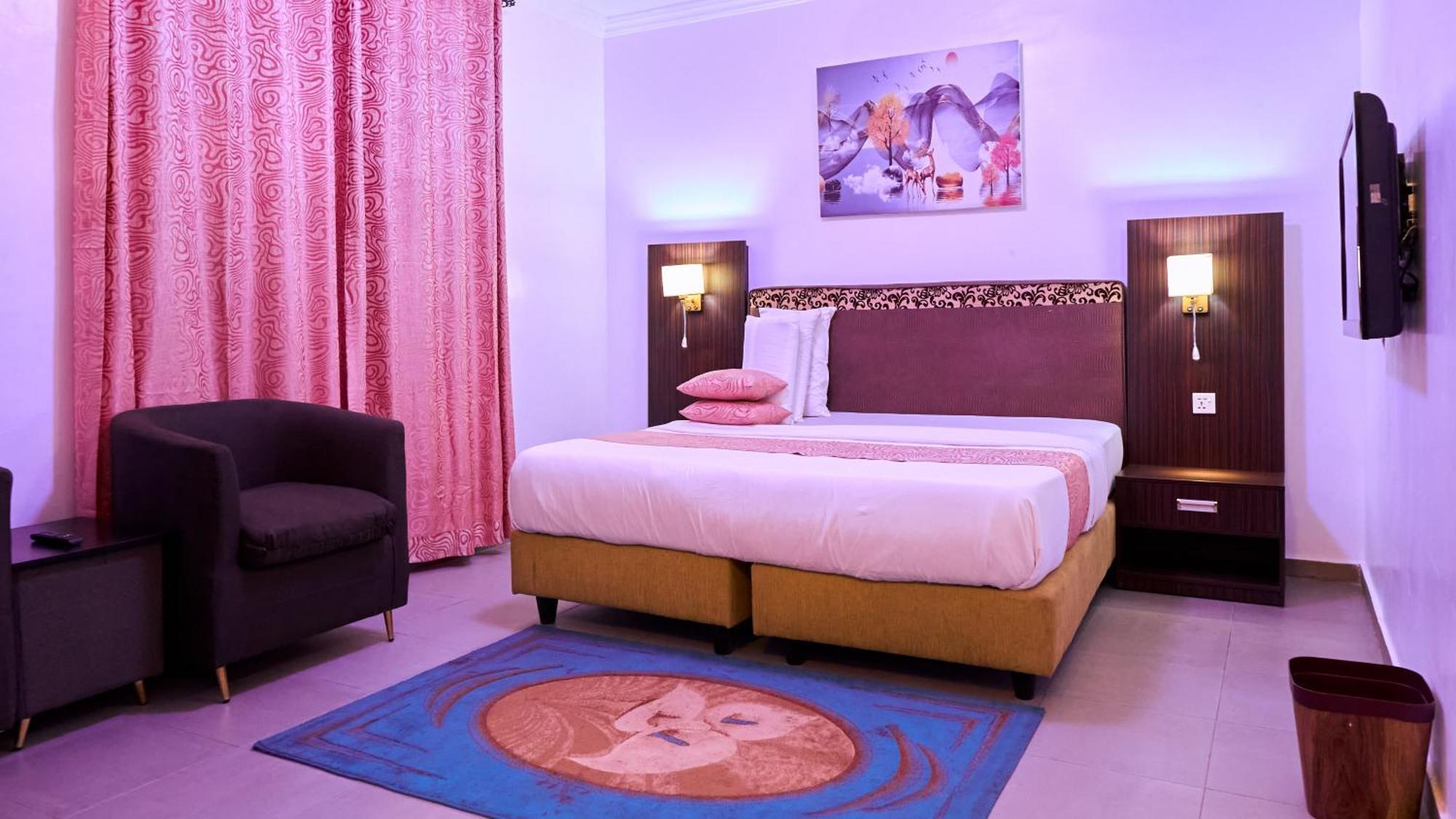 Crownedge Hotels Ikeja Exterior foto