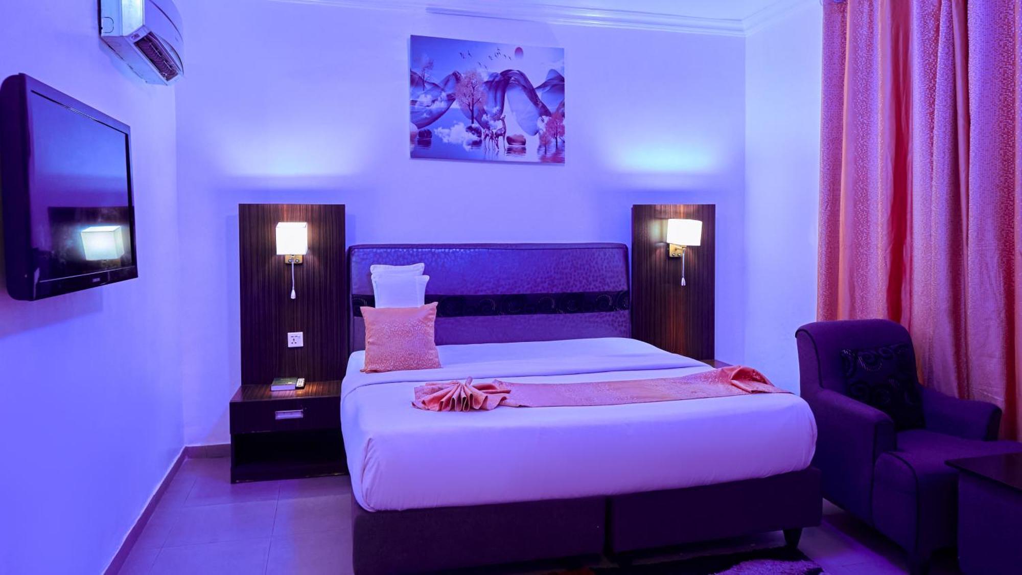 Crownedge Hotels Ikeja Exterior foto